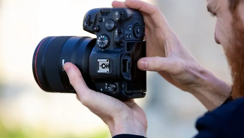 Canon EOS R6 Maroc Appareil photo hybrid Maroc RF 24-105mm F4-7.1 IS STM Maroc 4082C023AA, Lors de l'enregistrement vidéo, le mode Movie Servo AF offre une mise au point fluide et naturelle lors du changement de différents sujets ou de différentes distances au sein de la scène, ainsi que la possibilité de spécifier la sensibilité de suivi, la vitesse AF et la priorité du suivi du visage.