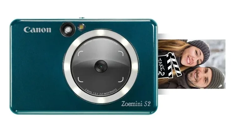 4519C008AB Appareil photo Compact Maroc Canon Zoemini S2 Teal Maroc imprimante photo Maroc, Snap selfies with the mirror and ring-light, and check your pose with a live view via the Canon Mini Print app. With a battery life of up to 25 photos and a Micro SD card slot for when you run low on paper, it's easy to make memories on the go. 
