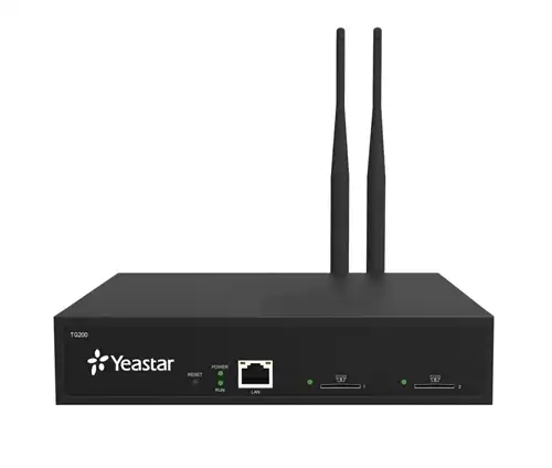 Yeastar TG200 fonctionne comme suit : après avoir installé les cartes SIM et connecté au réseau local, il peut être enregistré sur n’importe quel IP-PBX moderne prenant en charge les protocoles SIP ou IAX2. Il est également possible d’abandonner l’utilisation des stations et d’enregistrer les téléphones IP directement sur une passerelle GSM 