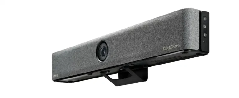 R9861633EUB2 Barco Maroc ClickShare BAR Pro Maroc Barre visioconférence 4K UHD Maroc, Six microphones MEMS à formation de faisceaux se trouvent à l’intérieur de la barre vidéo et incluent à la fois l’annulation de l’écho et du bruit de fond à moins de 15 pieds de distance. Deux haut-parleurs stéréo full duplex de 10 W diffusent le son de vos participants hybrides dans la salle.
