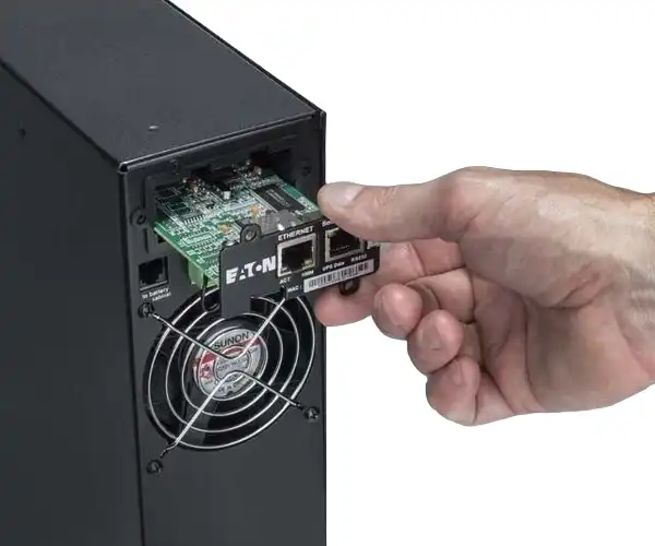 5SC3000IRT Eaton 5SC 3000i Onduleur Line-interactive 3000 VA, e Eaton 5SC 3000i offre une connexion USB et série. Le port USB est conforme HID pour l’intégration automatique dans Windows, Mac OS et Linux