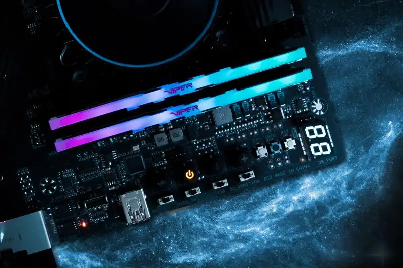 PVV532G560C36K VIPER VENOM 32Go DDR5 Barrette Mémoire 32Go DDR5, Grâce à la technologie innovante de gestion de l'alimentation et de la température intégrée de Viper