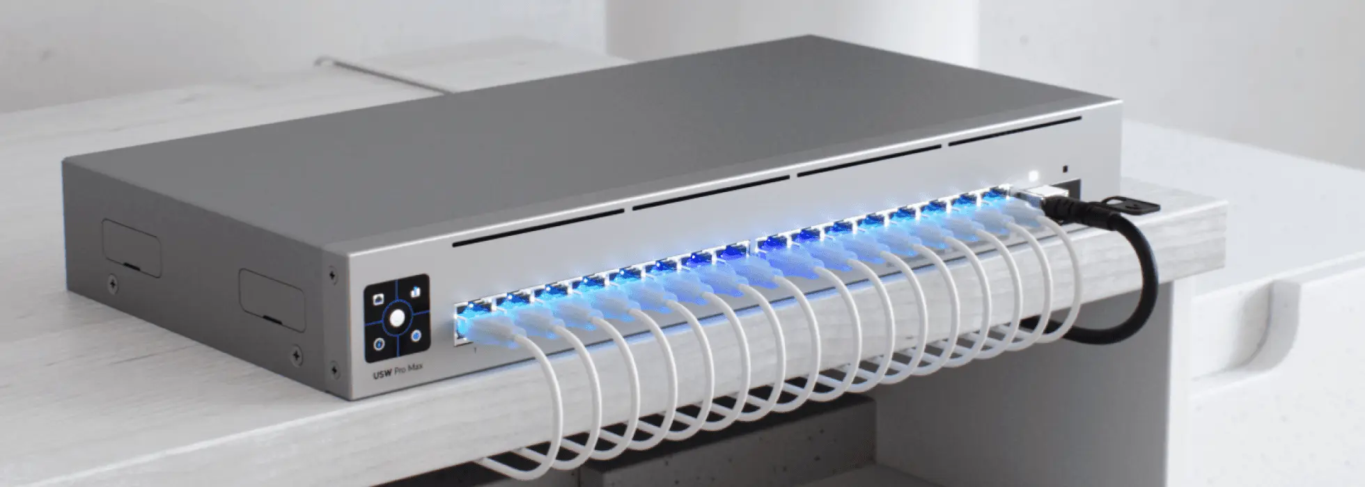 Switch Ubiquiti USW-Pro-Max-16-PoE Maroc commutateur Etherlighting L3 à 16 ports 2,5 GbE PoE++ Maroc Pro Max 16 PoE Maroc, Le Switch USW-Pro-Max-16-PoE prend en charge le routage de couche 3, permettant une segmentation efficace du réseau et une gestion efficace du trafic