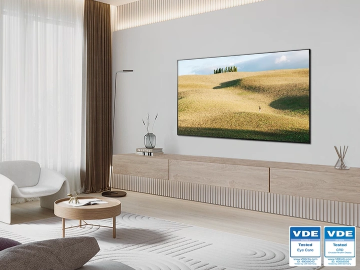 QA55S90DAUXMV Maroc Smart TV Samsung 55 OLED S90D 4K Maroc Samsung 50 OLED 4K TQ6090D Maroc Samsung OLED TQ55S90D Maroc, Le mode EyeComfort unique de Samsung ajuste automatiquement la luminosité et les couleurs de votre écran en fonction de l'heure de la journée.