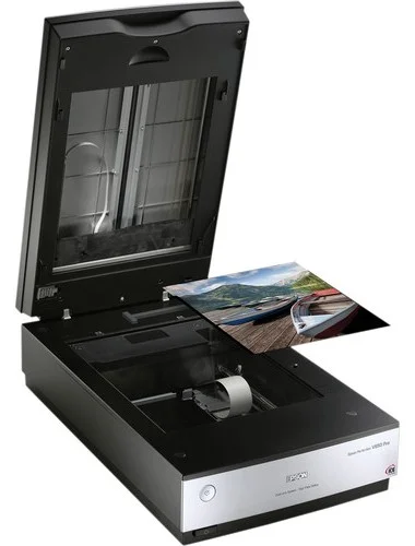 Scanner Epson Perfection V850 Pro Maroc Scanner à plat Maroc Scanner à plat pour photos et films Maroc B11B224401 Maroc, Veillez à ce que vos photos et films soient impeccables, et ce sans efforts assidus de retouche manuelle. La technologie Digital ICE supprime automatiquement les imperfections des numérisations de film comme la poussière