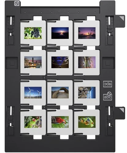 Scanner Epson Perfection V850 Pro Maroc Scanner à plat Maroc Scanner à plat pour photos et films Maroc B11B224401 Maroc, Le scanner bénéficie d’une densité optique de 4.0 DMax. Ainsi, il peut même détecter les moindres écarts en termes de nuances : des zones les plus claires (blanc) aux zones les plus foncées (noir).