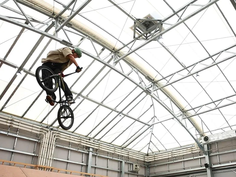 Nikon Z50 II Kit+Objectif Z 16-50mm Appareil photo hybride 20MP UHD 4K60p (4960759921642) 27 Camera Nikon Appareil photo Nikon Maroc Nikon Z50 II Kit+Objectif Z 16-50mm Maroc 4960759921642 Maroc Appareil photo Nikon Maroc, Grâce aux algorithmes et à la technologie d'apprentissage profond hérités du Z9, notamment la détection de sujets sophistiquée pour neuf types de sujets différents, le Z50 II reconnaît une grande variété de sujets, des humains aux animaux, en passant par les avions et les vélos.