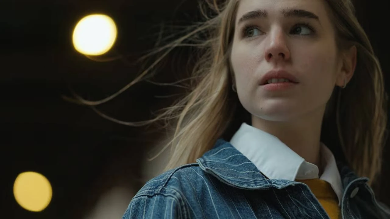 Caméra de cinéma Sony FX2 Maroc Sony ILME-FX2 Maroc 4548736166028 Maroc Caméra de cinéma Sony Maroc, Le processeur d'intelligence artificielle du Sony FX2 offre de multiples améliorations en matière d'autofocus, de cadrage automatique et de stabilisation, grâce à l'apprentissage profond. En analysant les couleurs, les motifs et la profondeur, il assure une mise au point nette en temps réel, identifiant les personnes, les animaux et les véhicules.