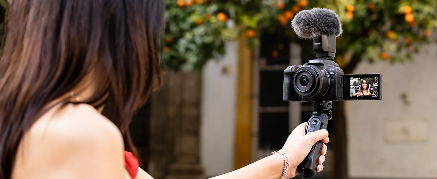 Camera Canon Appareil photo Canon Canon EOS R10 RF-S 18-45mm Maroc 4549292189773 Maroc Appareil photo Canon Canon EOS R10 Maroc, Outre la photographie, le capteur du Canon EOS R10 RF-S 18-45mm offre également l'enregistrement vidéo haute résolution UHD 4K 8 bits, avec la possibilité d'enregistrer jusqu'à 60p en utilisant une portion recadrée du capteur ou à 30p en utilisant une zone d'enregistrement 6K suréchantillonnée pour une netteté accrue,