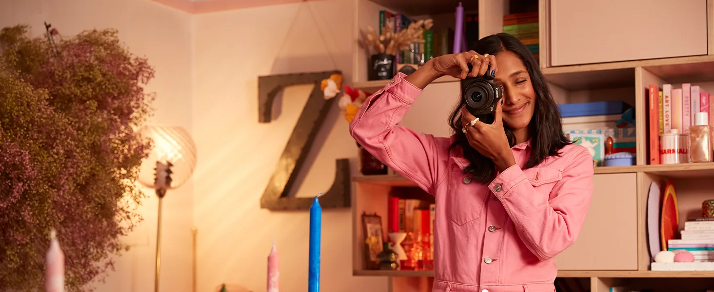 Camera Canon Appareil photo Canon Canon EOS R50 RF-S 18-45mm f/4.5-6.3 IS STM Maroc 4549292205046 Maroc Appareil photo Canon Canon EOS R50 Maroc, Le design léger et la prise en main confortable de Canon EOS R50 RF-S 18-45mm f/4.5-6.3 IS STM signifient que les créateurs de contenu actifs peuvent l'emmener n'importe où 