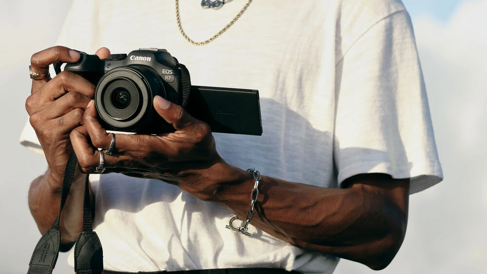 Camera Canon Appareil photo Canon EOS R7 RF-S 18-150 mm F3.5-6.3 IS STM Maroc 4549292185553 Maroc Appareil photo Canon EOS R7 Maroc, Emprunté au Canon EOS R3, le Canon EOS R7 est équipé d'un processeur d'image DIGIC X permettant d'effectuer diverses tâches à haute vitesse, de la prise de vue en rafale rapide à l'enregistrement vidéo haute résolution 