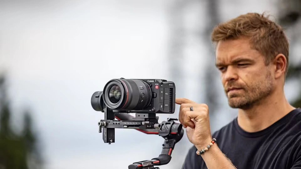 Caméra Canon EOS C50 Maroc Caméra cinéma Maroc Caméra cinéma plein format Maroc 4549292254600 Maroc, Gardez votre sujet net, que vous filmiez au ralenti ou en accéléré. L'autofocus CMOS Dual-Pixel II prend en charge des vitesses jusqu'à 4K120 et 2K150, garantissant une mise au point précise même à des cadences d'images élevées
