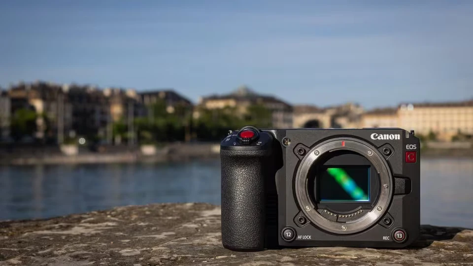 Caméra Canon EOS C50 Maroc Caméra cinéma Maroc Caméra cinéma plein format Maroc 4549292254600 Maroc, Dotée d'un nouveau capteur CMOS plein format 7K, la caméra cinéma Canon EOS C50 est un concentré de puissance compact pour vos besoins en vidéo et en photo. 