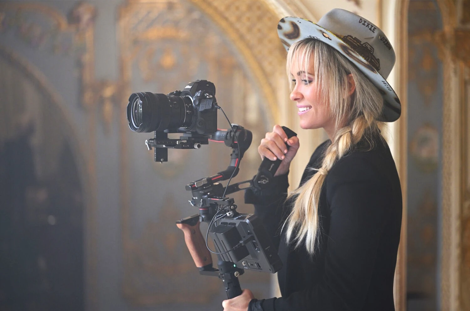 Camera Nikon Appareil photo Nikon Z8 Maroc 4960759909985 Maroc Appareil photo hybride sans miroir Maroc Nikon Z8 Maroc Nikon sans miroir Maroc, le Nikon Z8 se passe totalement d'obturateur mécanique et utilise exclusivement un obturateur électronique pour tous les modes de capture.