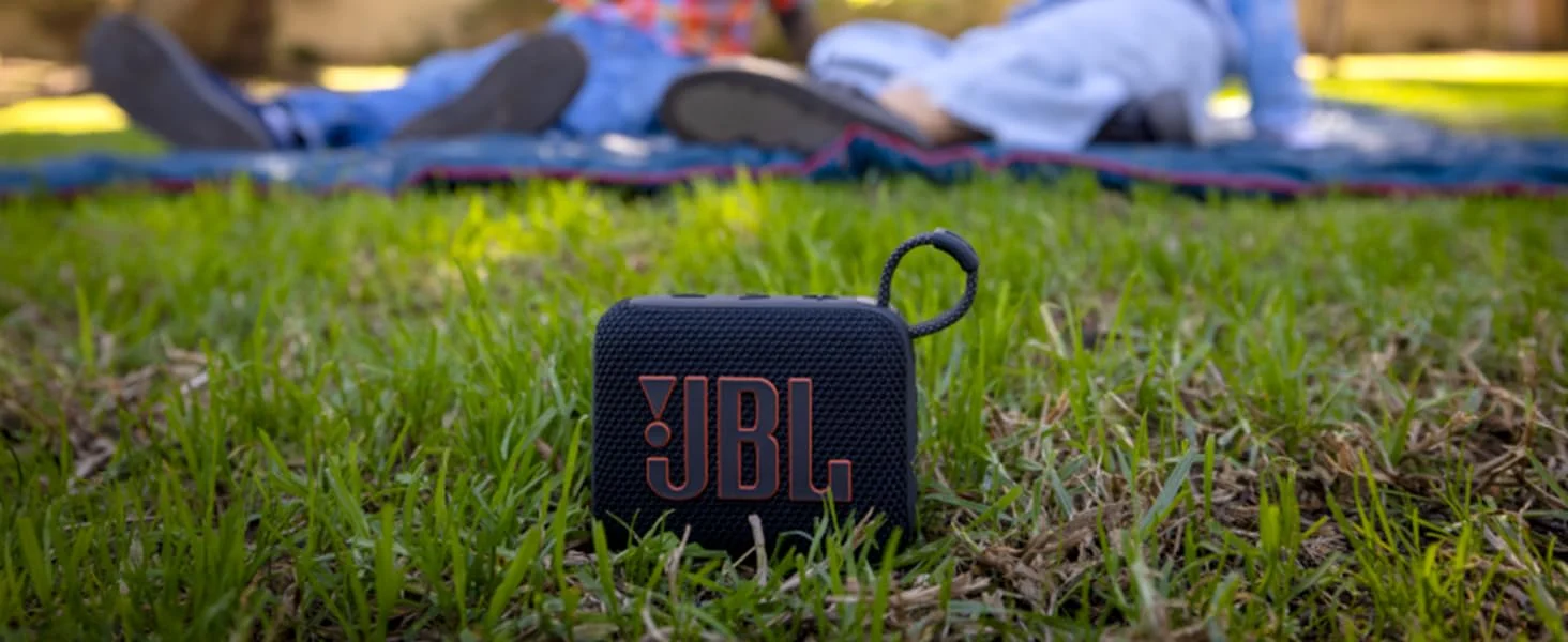 1200130009440 Maroc JBL Go 4 rouge Maroc Enceinte portable Maroc Enceinte Bluetooth portable Maroc Enceinte JBL Maroc JBL Go 4 Maroc, L'enceinte JBL Go 4 Rouge est fabriquée à partir de plastique et de tissu recyclés post-consommation pour sa grille