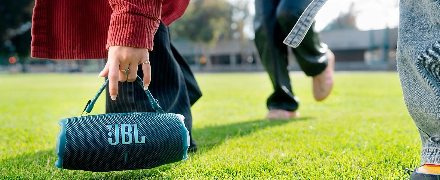 JBL Charge 6 Rouge Enceinte portable sans fil Bluetooth 45 Watts RMS (1200130019562) 29 1200130019562 Maroc JBL Charge 6 Rouge Maroc Enceinte portable Maroc Enceinte sans fil Bluetooth Maroc Enceinte JBL Maroc Charge 6 Maroc, Désormais, nous pouvons transporter notre musique comme nous le souhaitons grâce à une bandoulière amovible très pratique