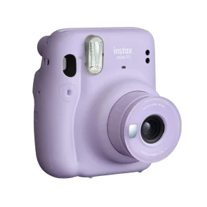 4547410431018 Maroc Fujifilm Instax Mini 11 Lilac Purple Maroc Appareil photo instantané Maroc Fujifilm Instax Maroc, Le nouveau mini 11 est le premier modèle doté de la fonction « Exposition automatique ». Lorsque vous appuyez sur le déclencheur, l'appareil détecte automatiquement la luminosité ambiante et optimise la vitesse d'obturation et la puissance du flash en conséquence
